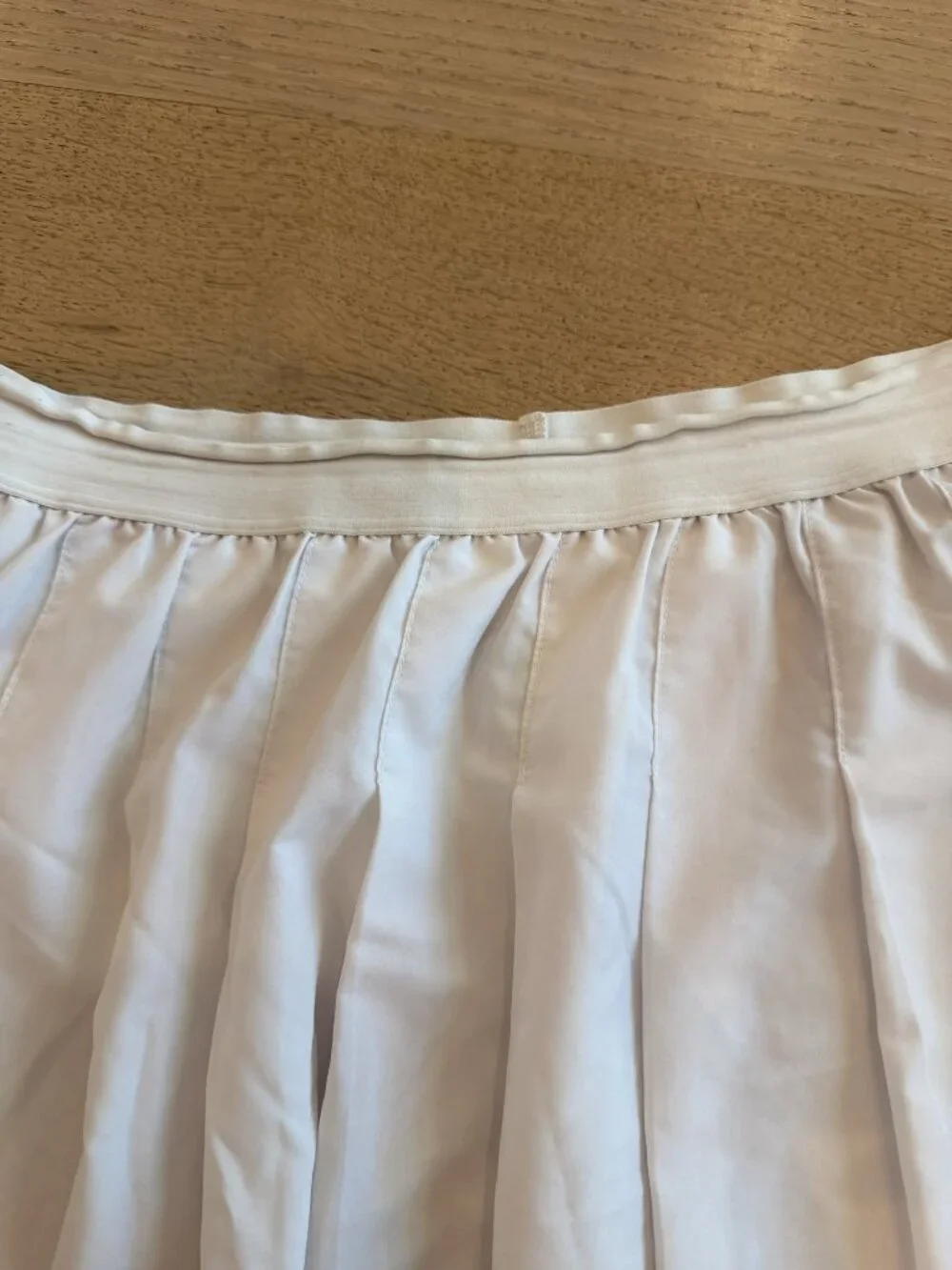 Alo Yoga White Pleated Tennis Skirt Size S Skort Built-In Shorts READ Waistband